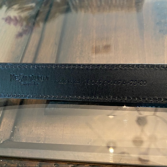 Yves Saint Laurent Patent Gray Leather Belt - Picture 5 of 13